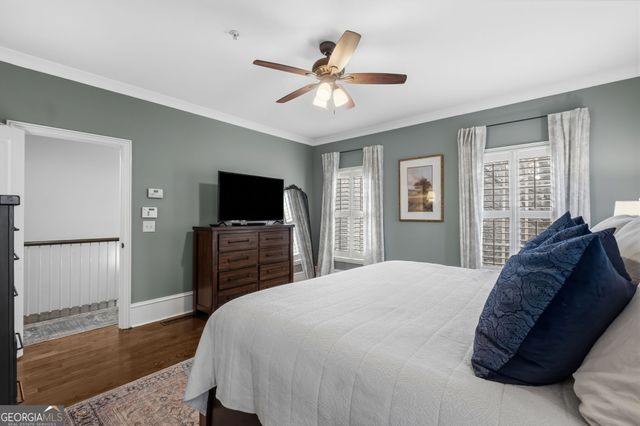 709 Hammond Drive, Woodstock, GA 30188