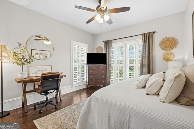 709 Hammond Drive, Woodstock, GA 30188