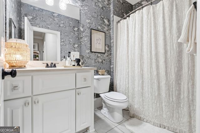 709 Hammond Drive, Woodstock, GA 30188