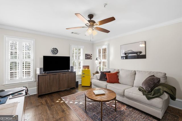 709 Hammond Drive, Woodstock, GA 30188