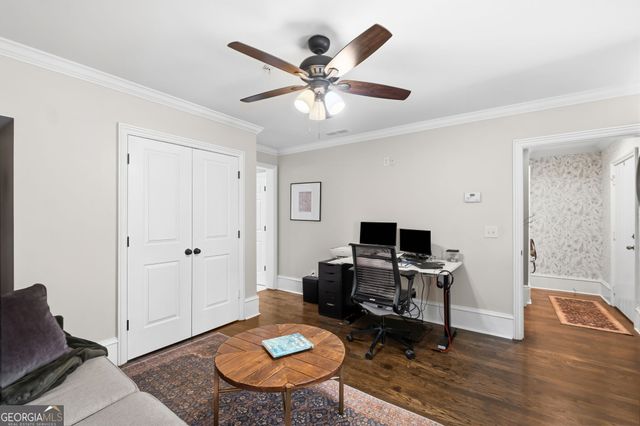 709 Hammond Drive, Woodstock, GA 30188