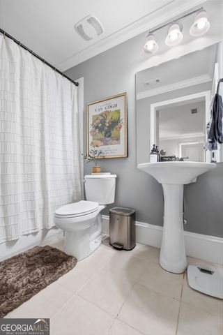 709 Hammond Drive, Woodstock, GA 30188