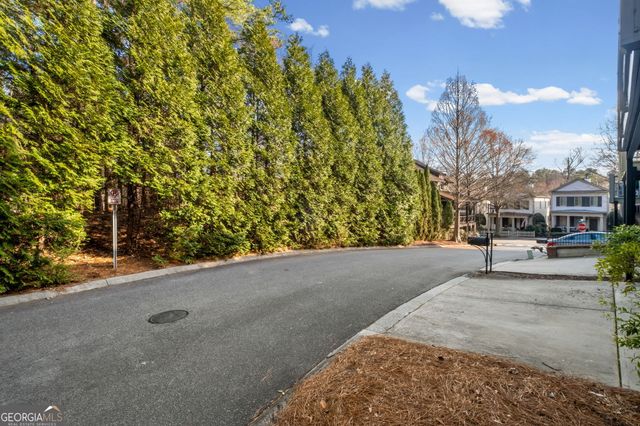 709 Hammond Drive, Woodstock, GA 30188