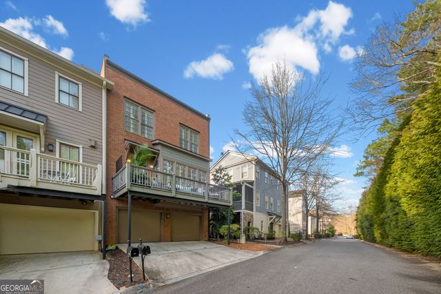 709 Hammond Drive, Woodstock, GA 30188