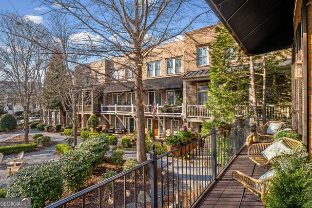 709 Hammond Drive, Woodstock, GA 30188