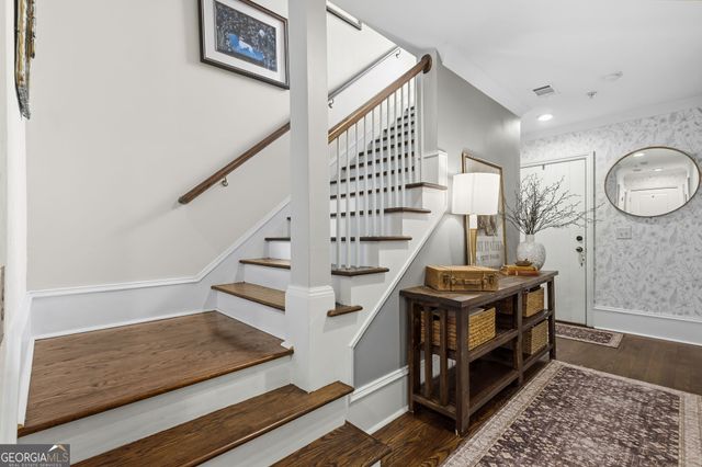 709 Hammond Drive, Woodstock, GA 30188