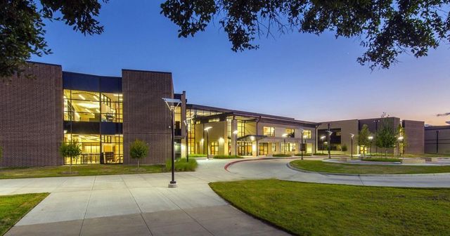 9881 Western Sky Drive, Brookshire, TX 77423