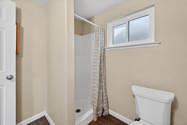 1524 W Fountain Way, Fresno, CA 93705