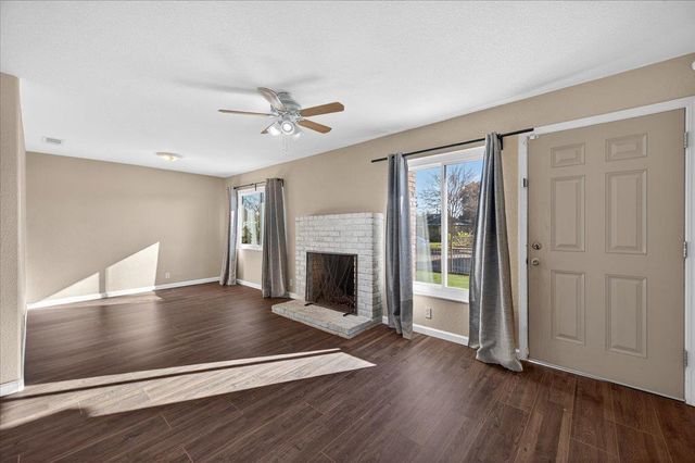 1524 W Fountain Way, Fresno, CA 93705