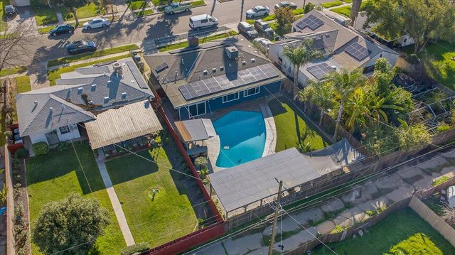 1524 W Fountain Way, Fresno, CA 93705