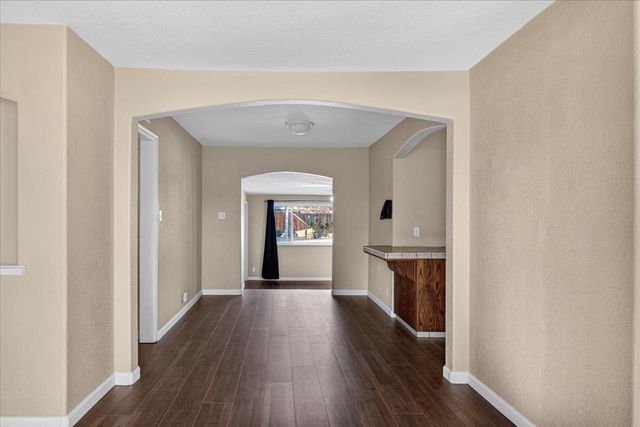 1524 W Fountain Way, Fresno, CA 93705