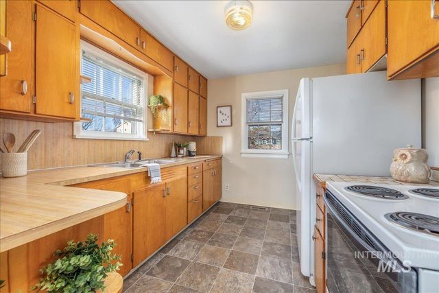 1733 S Shoshone St, Boise, ID 83705