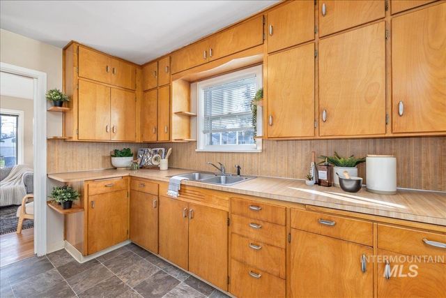 1733 S Shoshone St, Boise, ID 83705