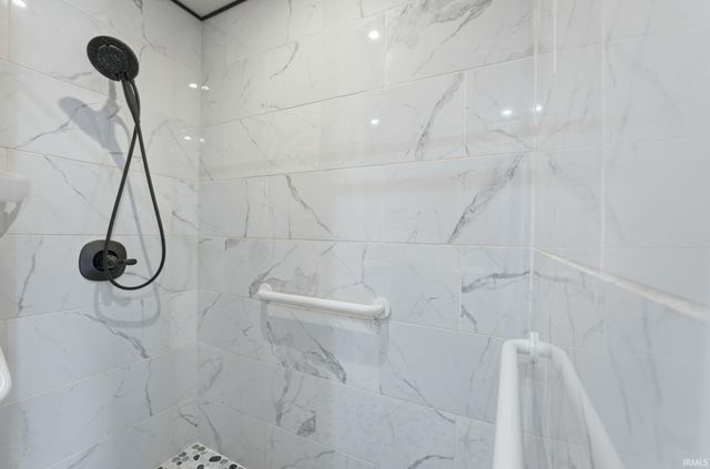 2225 Dellwood Drive, Fort Wayne, IN 46803