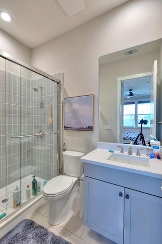 2995 Middlebury Dr, Lathrop, CA 95330