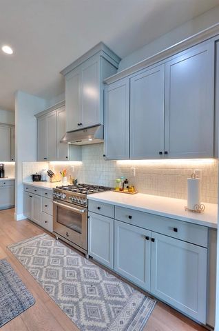 2995 Middlebury Dr, Lathrop, CA 95330