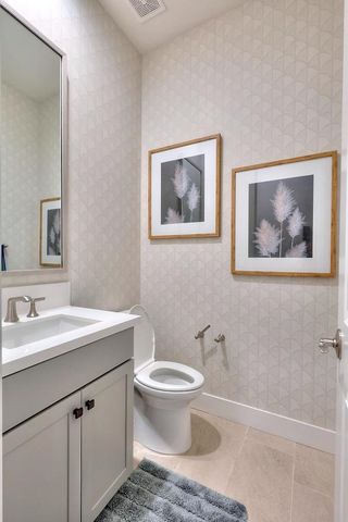 2995 Middlebury Dr, Lathrop, CA 95330