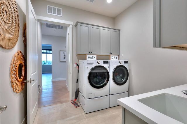 2995 Middlebury Dr, Lathrop, CA 95330