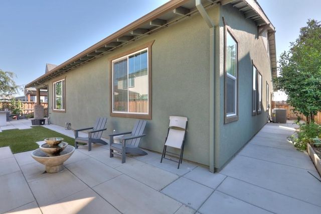 2995 Middlebury Dr, Lathrop, CA 95330