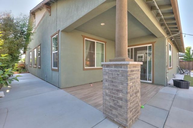 2995 Middlebury Dr, Lathrop, CA 95330