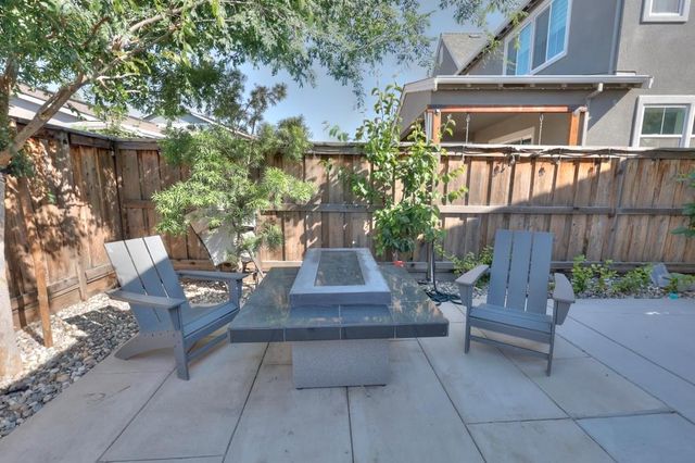2995 Middlebury Dr, Lathrop, CA 95330