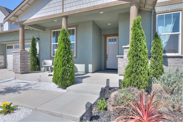2995 Middlebury Dr, Lathrop, CA 95330