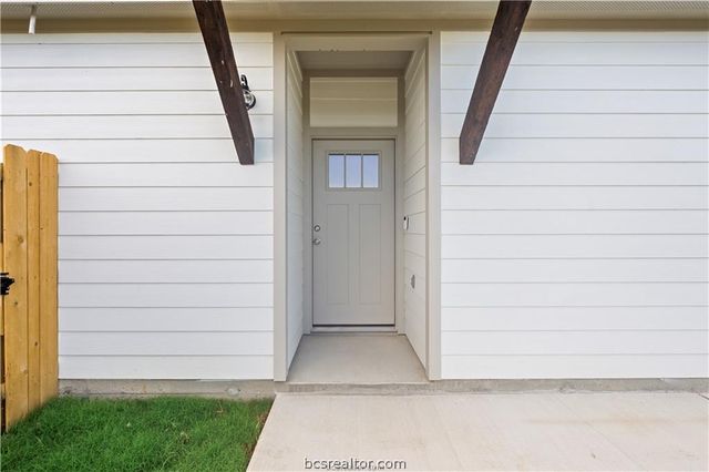 1245 Storm Row, Bryan, TX 77808