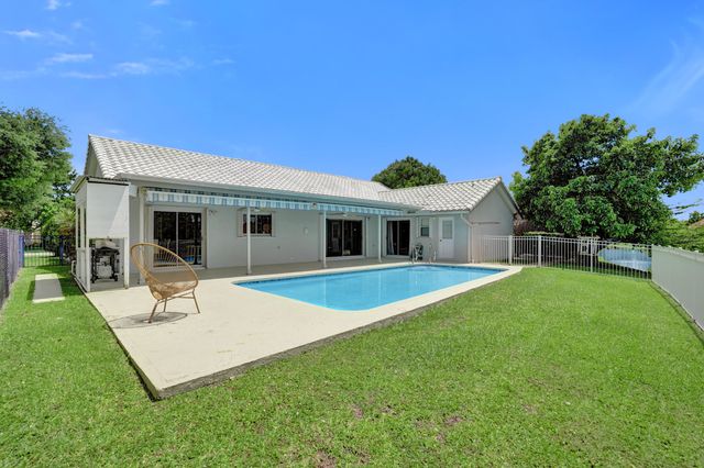 9224 Sun Pointe Drive, Boynton Beach, FL 33437