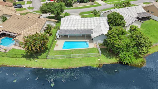 9224 Sun Pointe Drive, Boynton Beach, FL 33437