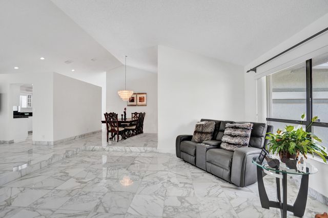 9224 Sun Pointe Drive, Boynton Beach, FL 33437