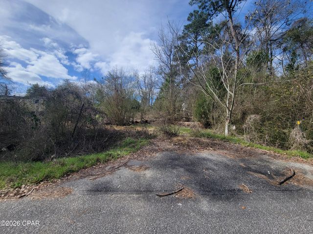 2905 Circle T Way, Marianna, FL 32448