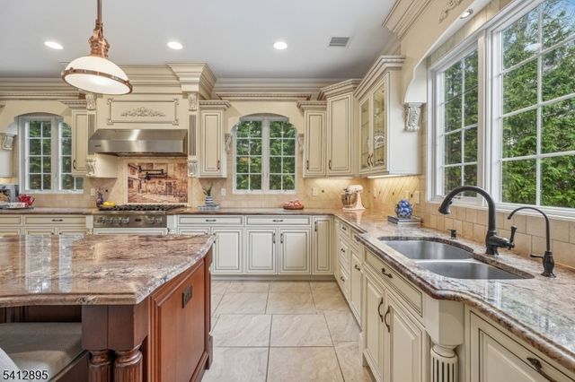 15 Arden Pl, Millburn Twp., NJ 07078