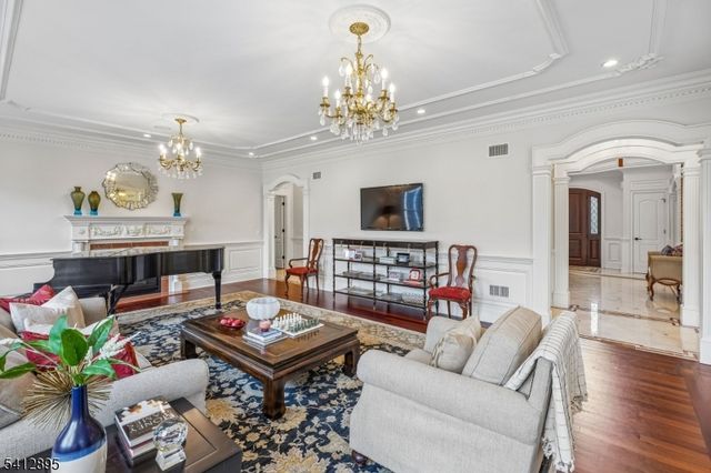 15 Arden Pl, Millburn Twp., NJ 07078