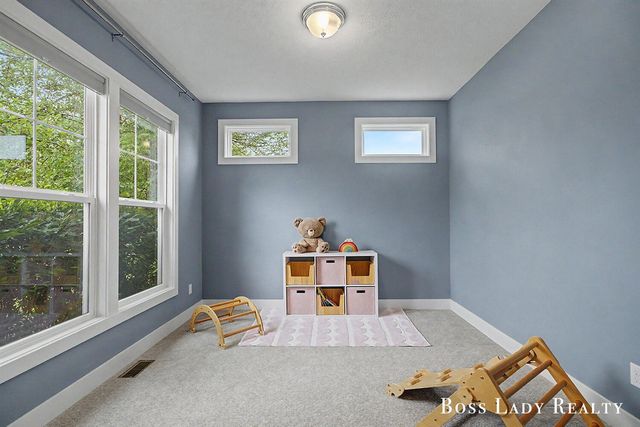6342 Eaglewood Drive, Hudsonville, MI 49426