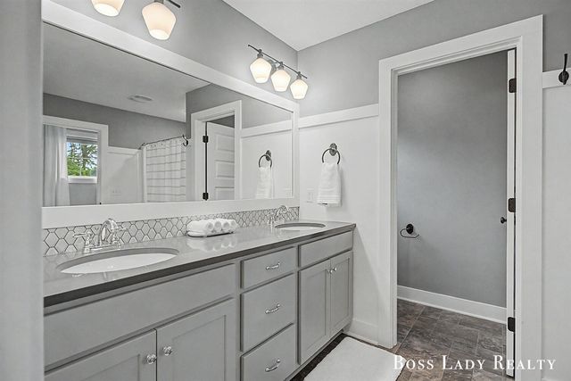 6342 Eaglewood Drive, Hudsonville, MI 49426