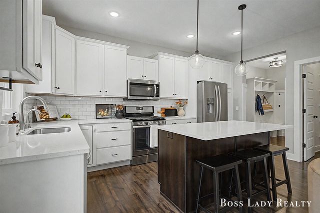6342 Eaglewood Drive, Hudsonville, MI 49426