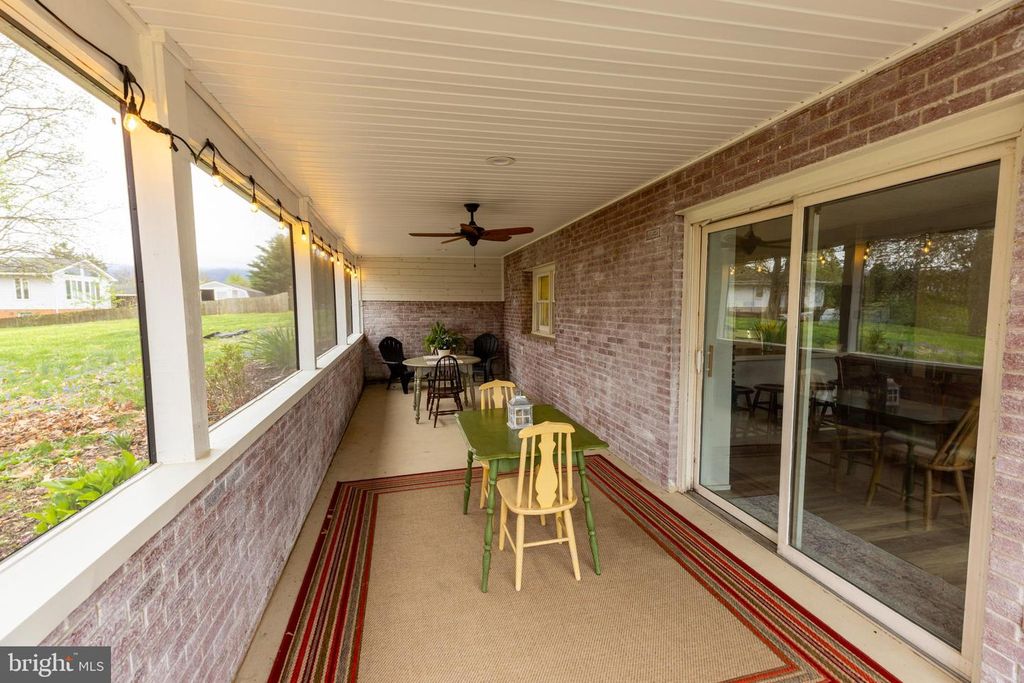 15 PAINTER ST, Luray, VA 22835