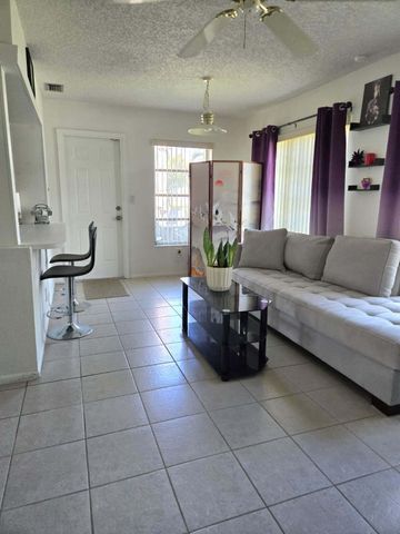 4504 NW 43rd Terrace, Tamarac, FL 33319