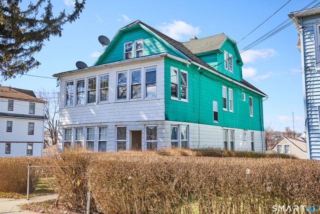 203-207 Wayne Street, Bridgeport, CT 06606