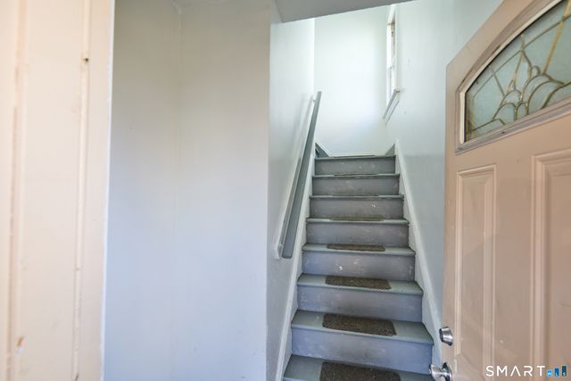 203-207 Wayne Street, Bridgeport, CT 06606