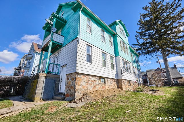 203-207 Wayne Street, Bridgeport, CT 06606