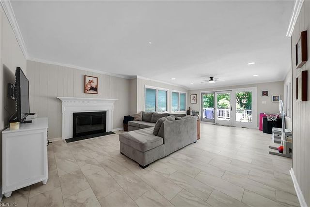 73 Shannon DR, Newport News, VA 23608