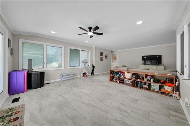 73 Shannon DR, Newport News, VA 23608