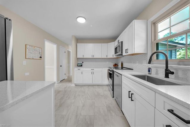 73 Shannon DR, Newport News, VA 23608