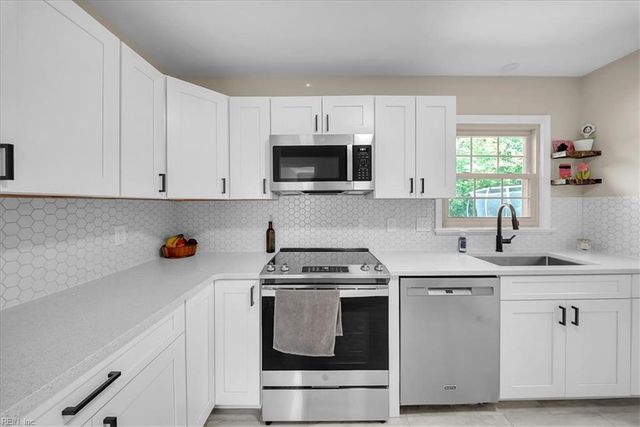 73 Shannon DR, Newport News, VA 23608