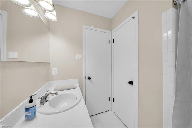 73 Shannon DR, Newport News, VA 23608