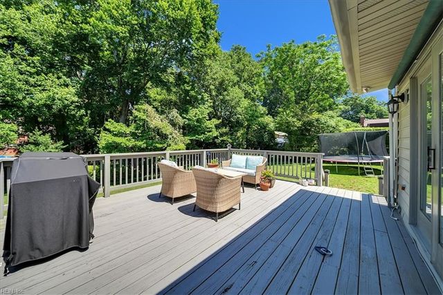 73 Shannon DR, Newport News, VA 23608