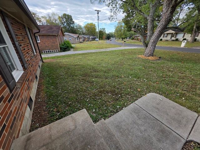 271 Southburn Dr, Hendersonville, TN 37075