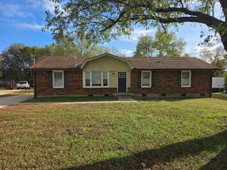 271 Southburn Dr, Hendersonville, TN 37075