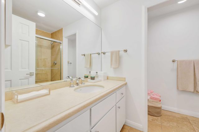 429 Australian Avenue 3, Palm Beach, FL 33480